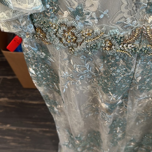 Macduggal dress - Picture 7 of 7